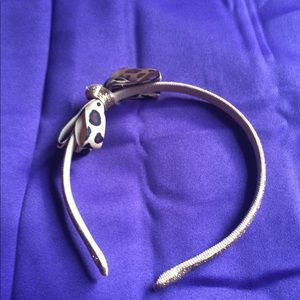 Soft but stabile leopard hair band with side bow